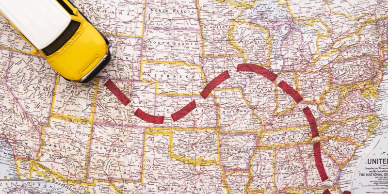 Interstate Moving Yellow Car Cross-States Move Map